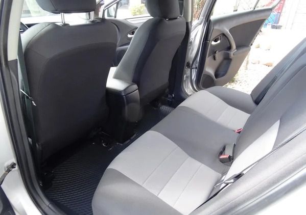 Toyota Avensis cena 42900 przebieg: 201000, rok produkcji 2015 z Sosnowiec małe 326